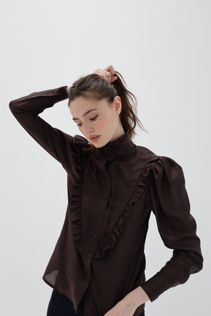 The Waldorf Blouse in Mocca