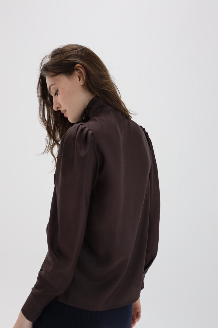 The Waldorf Blouse in Mocca