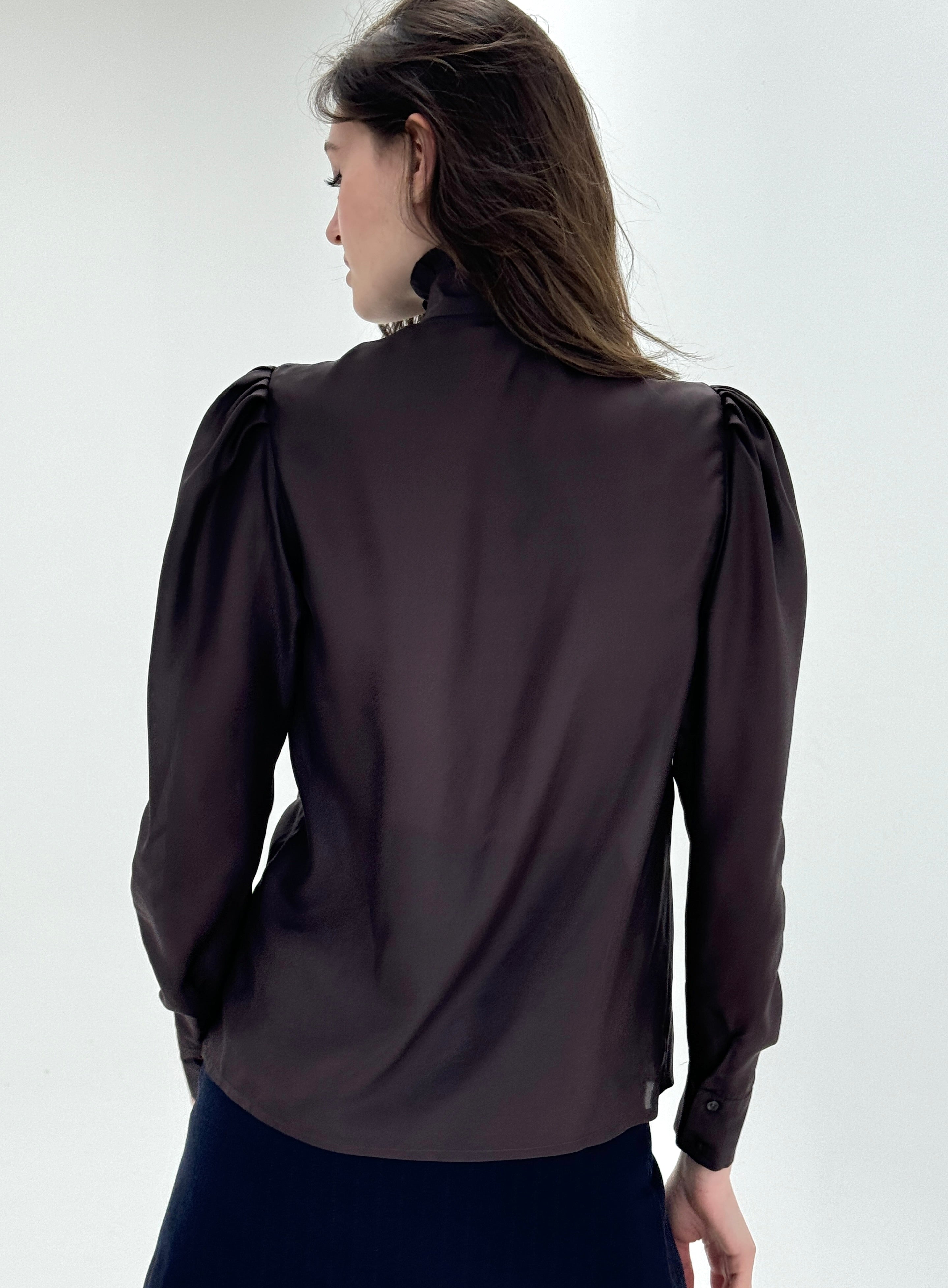 The Waldorf Blouse in Mocca